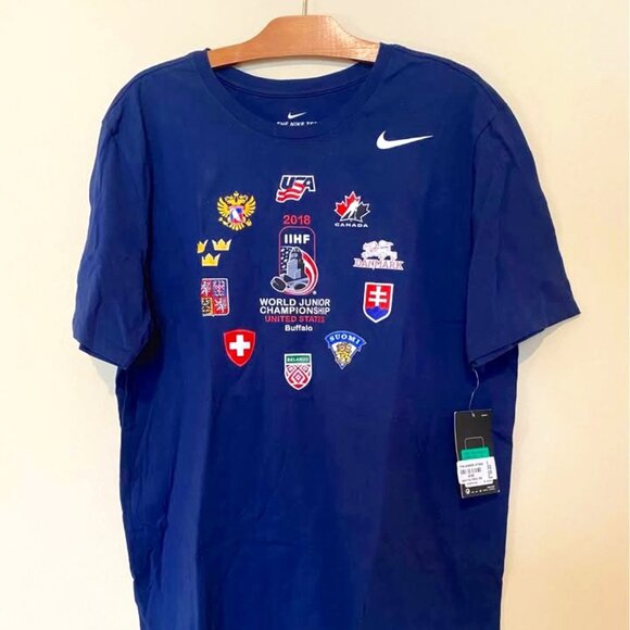 NIKE x IIHF 2018 WORLD JUNIOR CHAMPIONSHIP T-SHIRT - Picture 1 of 4